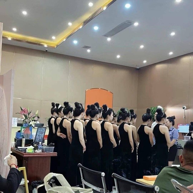 腾龙游戏截图2 - 客服界面
